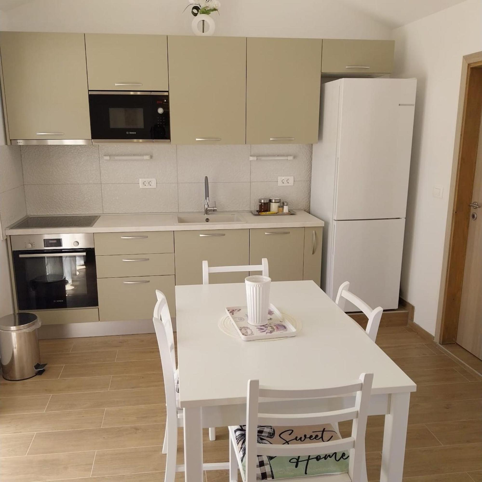 Apartments Zlata Stari Grad  Rom bilde